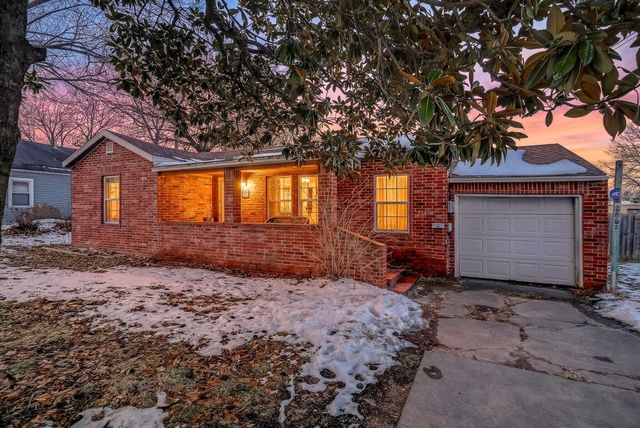 2801 W Washita Street, Springfield, MO 65807