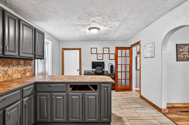 2801 W Washita Street, Springfield, MO 65807