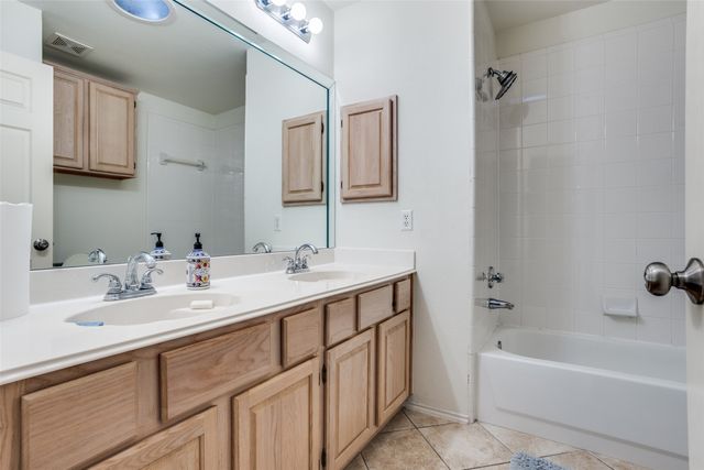 8402 Hartford Drive, Rowlett, TX 75089