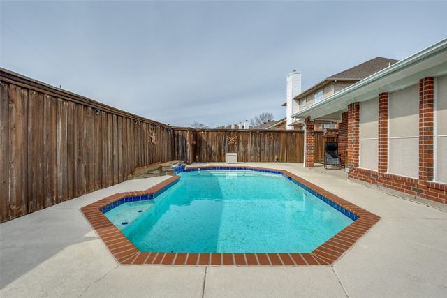 8402 Hartford Drive, Rowlett, TX 75089