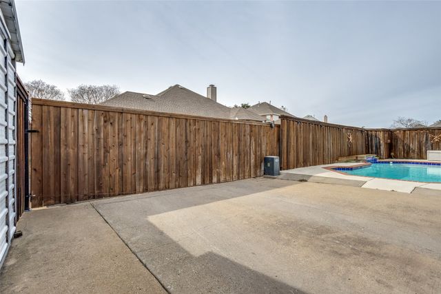 8402 Hartford Drive, Rowlett, TX 75089