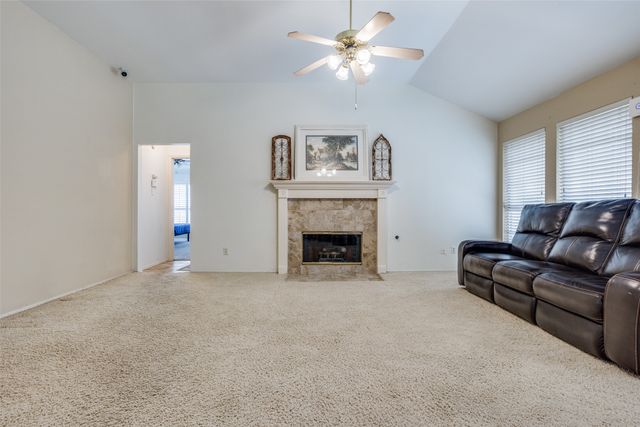 8402 Hartford Drive, Rowlett, TX 75089