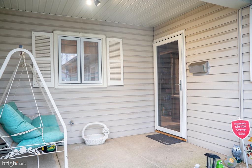 56 GARLAND LANE, Willingboro, NJ 08046