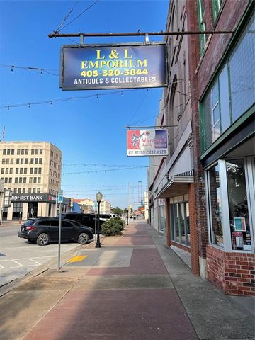 313 W Chickasha Avenue, Chickasha, OK 73018