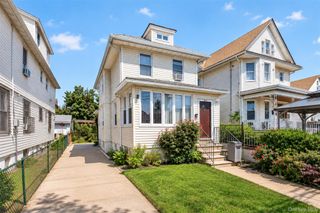 132-35 57th Road, Flushing, NY 11355