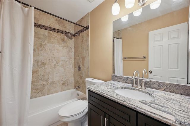 394 Branchport Drive, Chesterfield, MO 63017