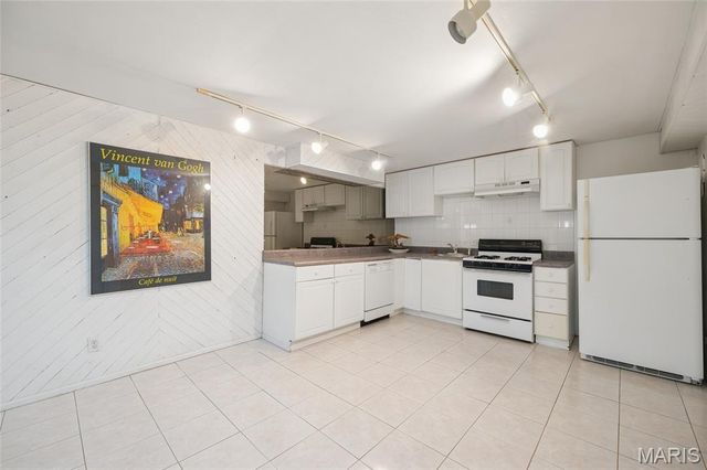 394 Branchport Drive, Chesterfield, MO 63017