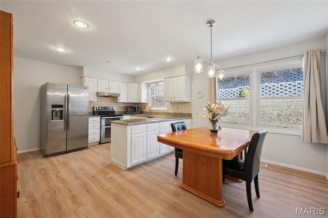 394 Branchport Drive, Chesterfield, MO 63017