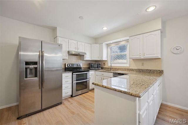 394 Branchport Drive, Chesterfield, MO 63017