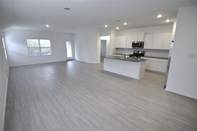 1537 Chapel Ranch RD, Georgetown, TX 78628