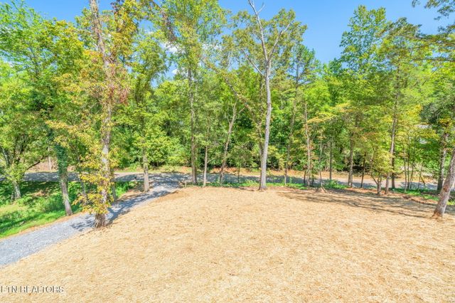772 Little Dogwood Rd, Kingston, TN 37763