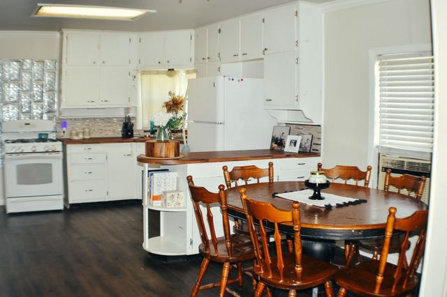308 N Bois D Arc Street, Savoy, TX 75479