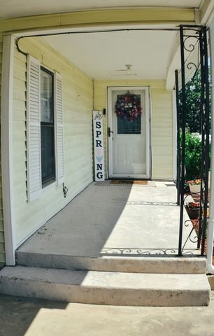 308 N Bois D Arc Street, Savoy, TX 75479