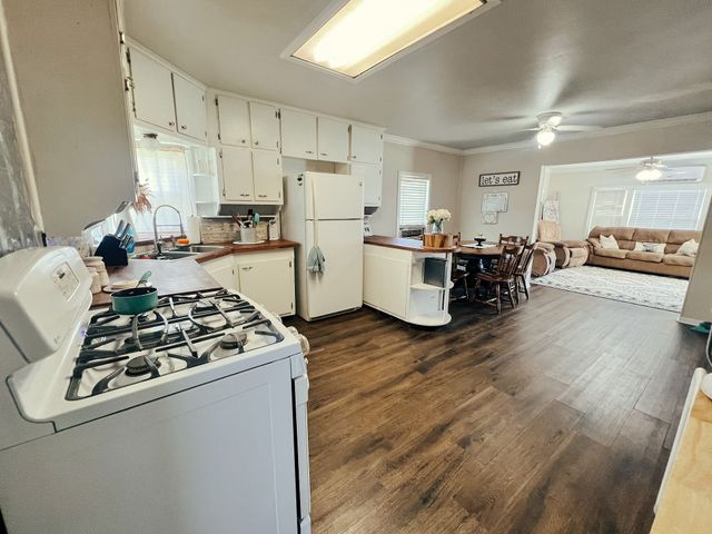 308 N Bois D Arc Street, Savoy, TX 75479