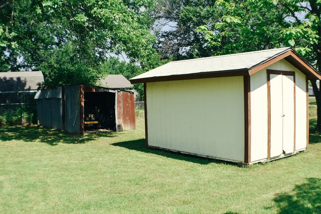 308 N Bois D Arc Street, Savoy, TX 75479