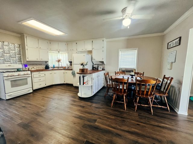 308 N Bois D Arc Street, Savoy, TX 75479