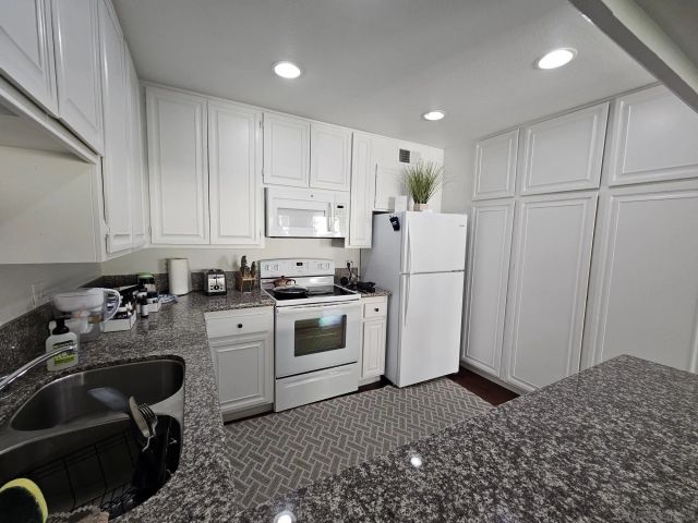 6993 Caminito Curva, San Diego, CA 92119