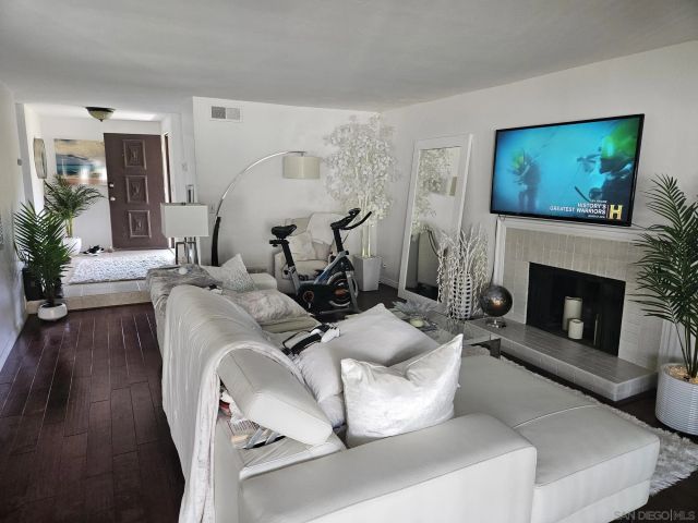 6993 Caminito Curva, San Diego, CA 92119