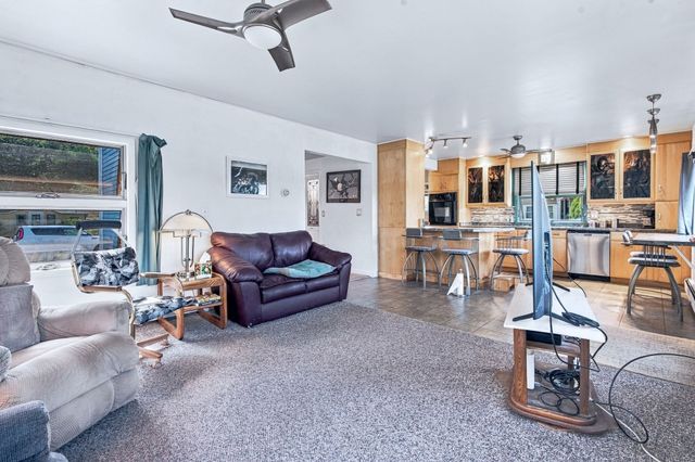 28 Arlington Rd, Wareham, MA 02571