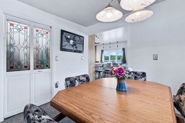 28 Arlington Rd, Wareham, MA 02571