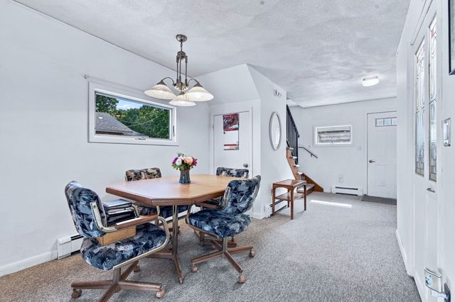 28 Arlington Rd, Wareham, MA 02571