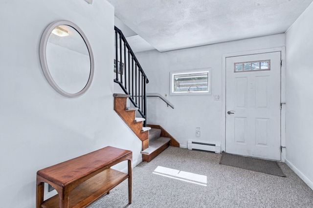 28 Arlington Rd, Wareham, MA 02571