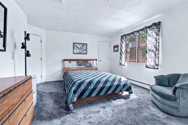 28 Arlington Rd, Wareham, MA 02571