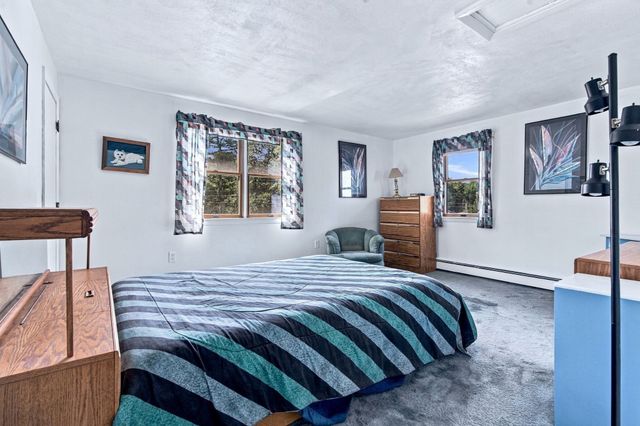 28 Arlington Rd, Wareham, MA 02571