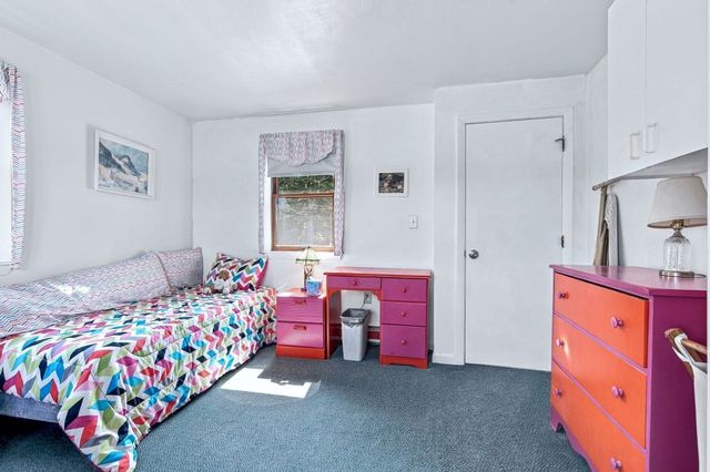 28 Arlington Rd, Wareham, MA 02571