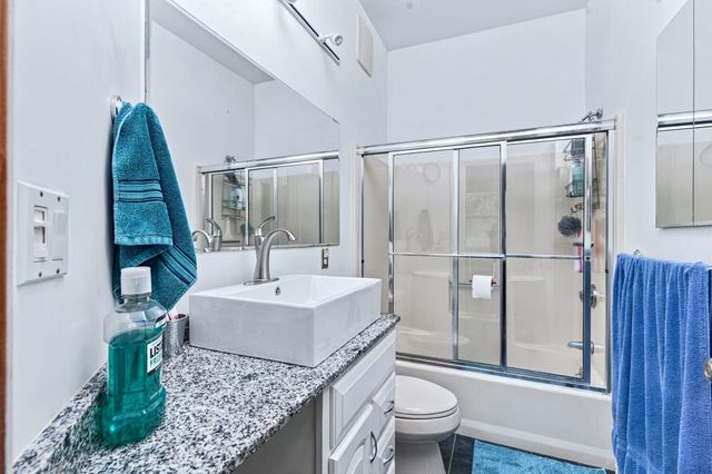 28 Arlington Rd, Wareham, MA 02571
