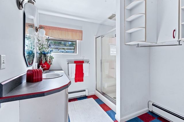 28 Arlington Rd, Wareham, MA 02571