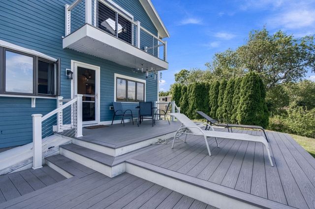 28 Arlington Rd, Wareham, MA 02571