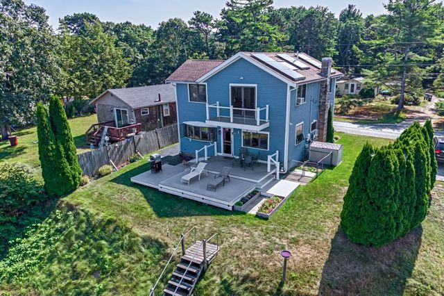 28 Arlington Rd, Wareham, MA 02571
