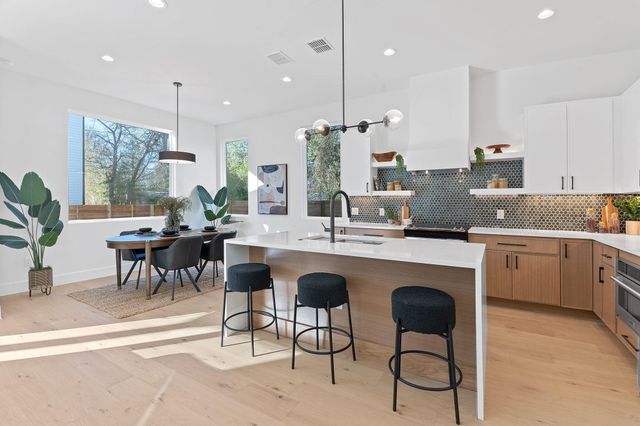 4402 Garnett ST 1, Austin, TX 78745