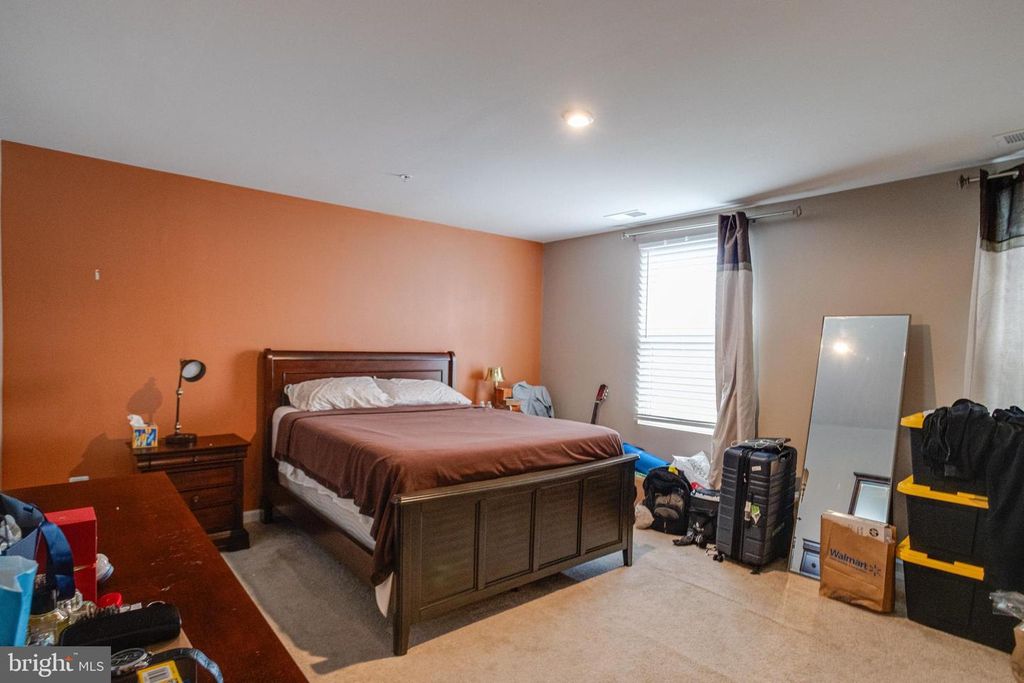 Image 19 of property listing at 5 SHIREHALL CT, Middle River, MD 21220