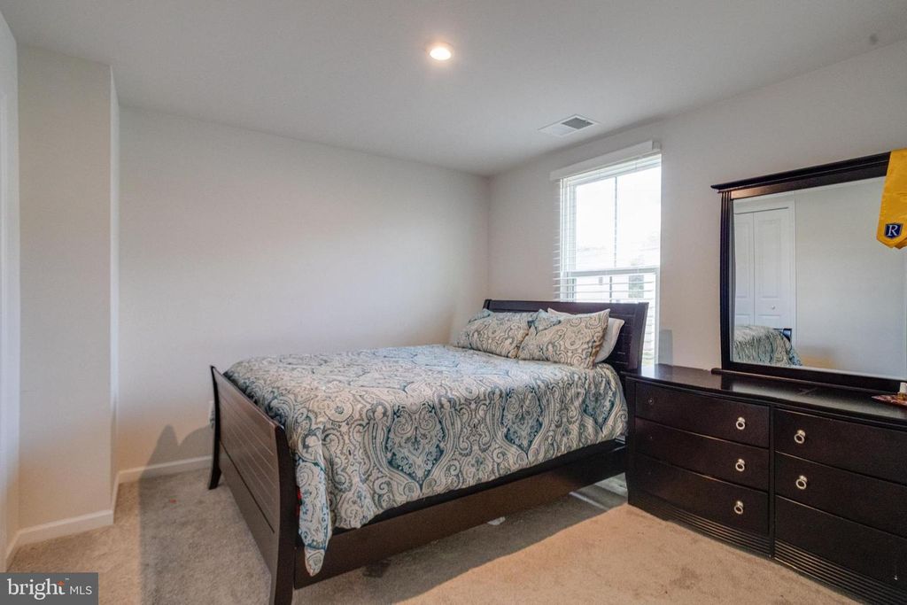 Image 25 of property listing at 5 SHIREHALL CT, Middle River, MD 21220