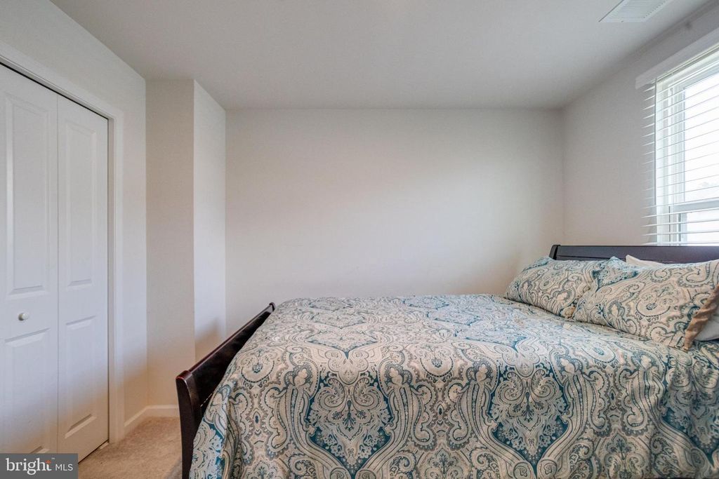 Image 26 of property listing at 5 SHIREHALL CT, Middle River, MD 21220