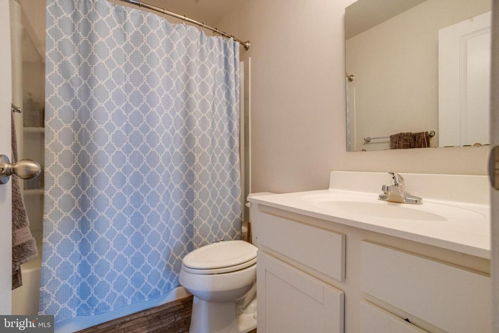Image 28 of property listing at 5 SHIREHALL CT, Middle River, MD 21220