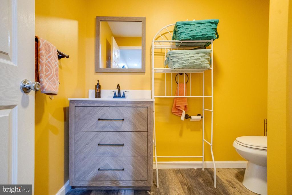 Image 33 of property listing at 5 SHIREHALL CT, Middle River, MD 21220