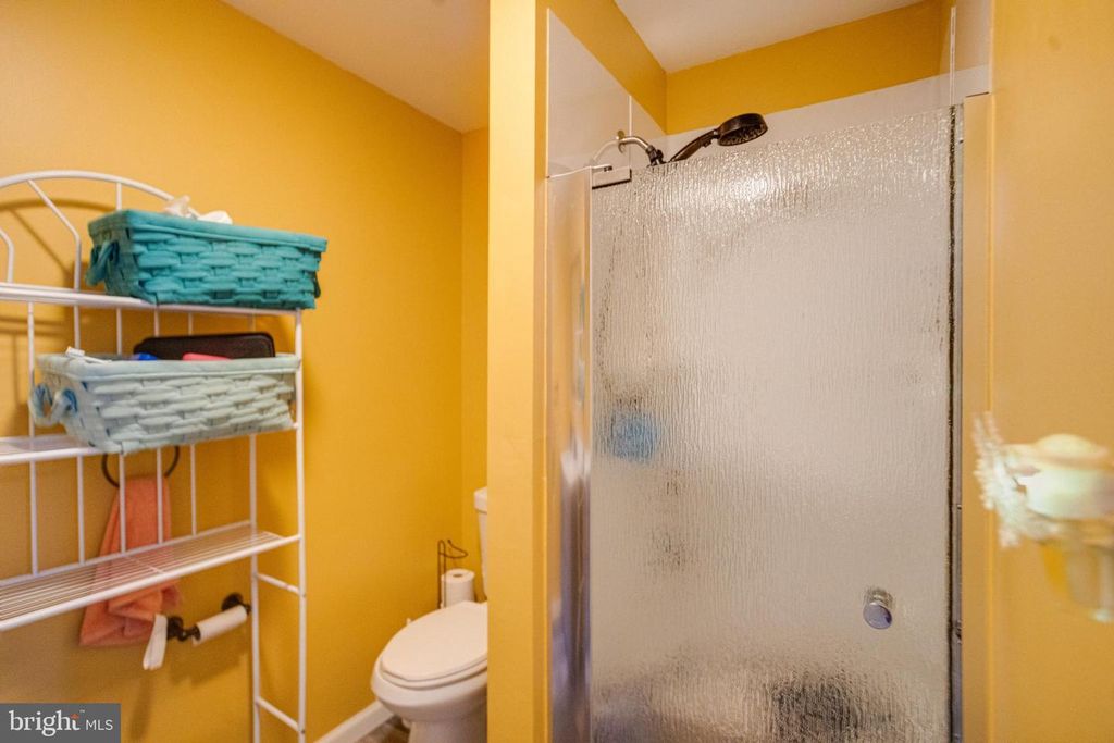 Image 34 of property listing at 5 SHIREHALL CT, Middle River, MD 21220