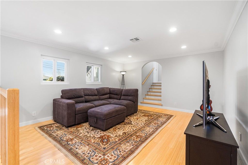 Image 21 of property listing at 1510 E Maple Avenue, El Segundo, CA 90245
