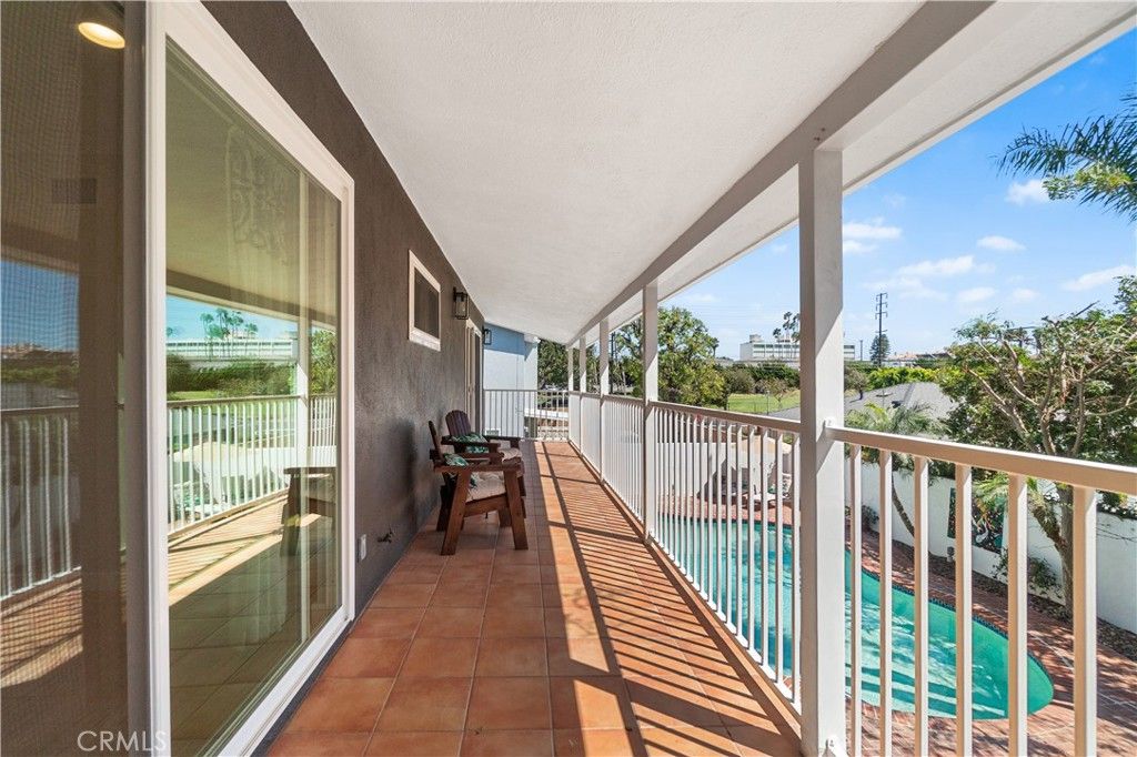 Image 24 of property listing at 1510 E Maple Avenue, El Segundo, CA 90245