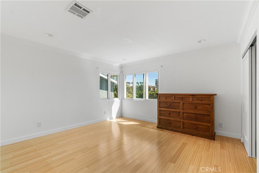 Image 34 of property listing at 1510 E Maple Avenue, El Segundo, CA 90245