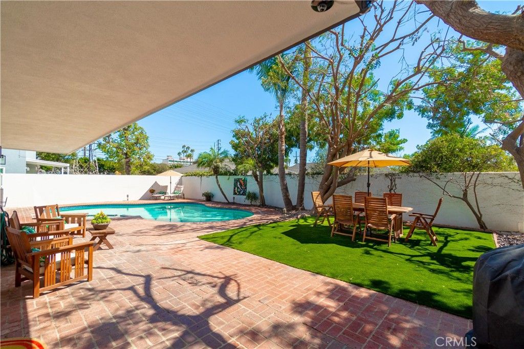 Image 37 of property listing at 1510 E Maple Avenue, El Segundo, CA 90245