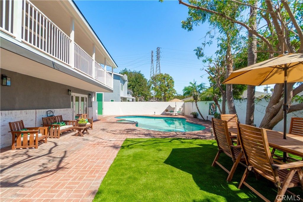 Image 38 of property listing at 1510 E Maple Avenue, El Segundo, CA 90245