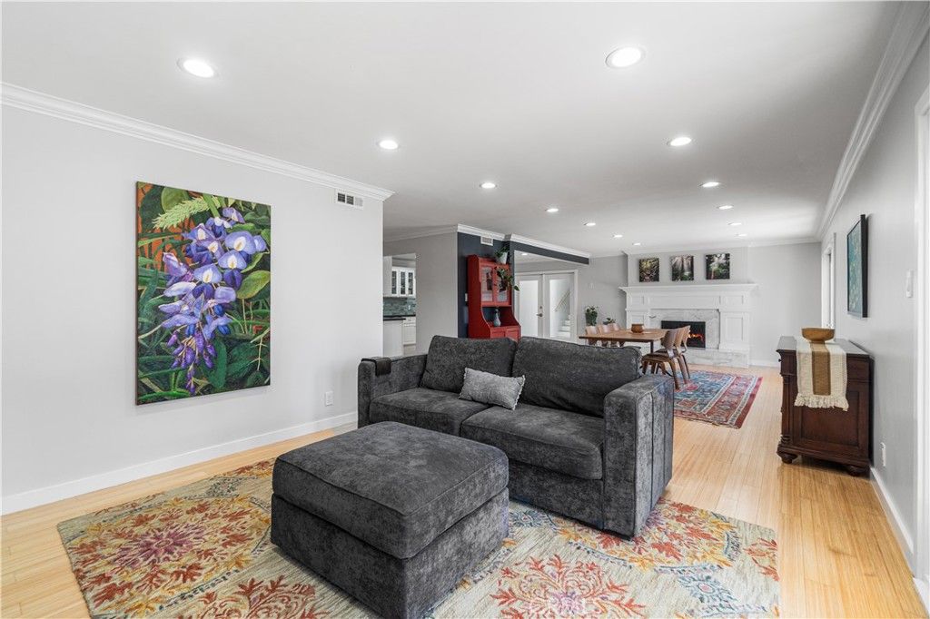 Image 9 of property listing at 1510 E Maple Avenue, El Segundo, CA 90245
