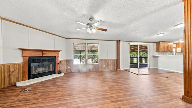 110 Draper Drive, Springtown, TX 76082