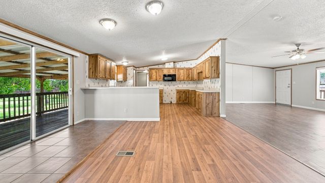 110 Draper Drive, Springtown, TX 76082