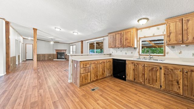 110 Draper Drive, Springtown, TX 76082
