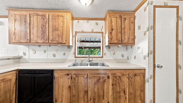 110 Draper Drive, Springtown, TX 76082